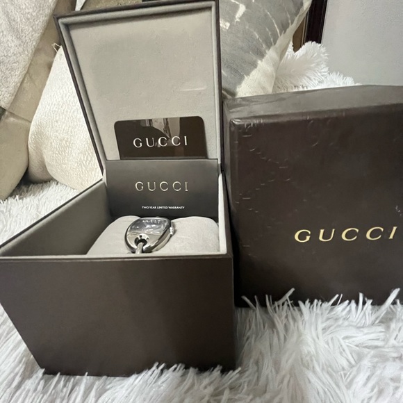 Gucci Bangle Chain Watch - Picture 4 of 12